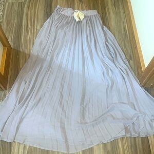 High waisted, flowy, Long pleated skirt